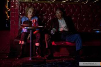 Девушка входит в бар (2011) HDRip