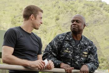 Отчаянные меры  1 сезон  / Last Resort  (2012) HDRip