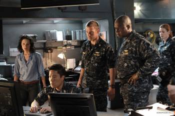 Отчаянные меры  1 сезон  / Last Resort  (2012) HDRip