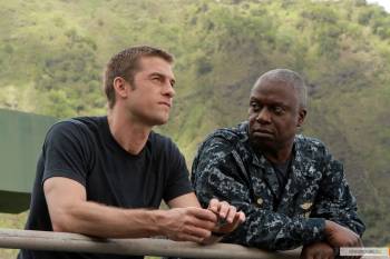 Отчаянные меры  1 сезон  / Last Resort  (2012) HDRip