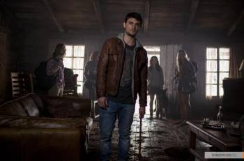 Зловещие мертвецы: Черная книга / Evil Dead (2013)